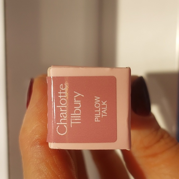 Charlotte tilbury pillow talk glossy lip looks - Picture 4 of 4